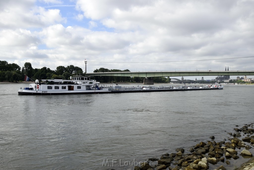 Schiff 1 Koeln in Hoehe der Koelner Zoobruecke P283.JPG - Miklos Laubert